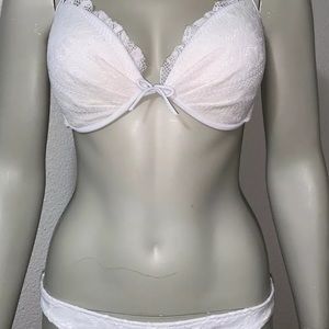 Victoria’s Secret White Frilly bikini 32DDD